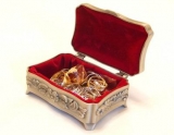 Best Girls Jewelry Box: Choose Big or Small from the Top 5